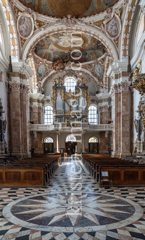 Dom zu St. Jakob in Innsbruck, Tirol, Austria / Osterwoche by kristen-images.com