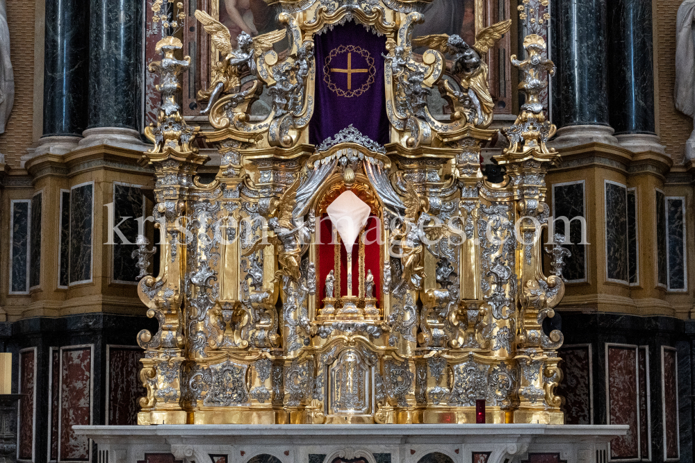 Dom zu St. Jakob in Innsbruck, Tirol, Austria / Osterwoche by kristen-images.com