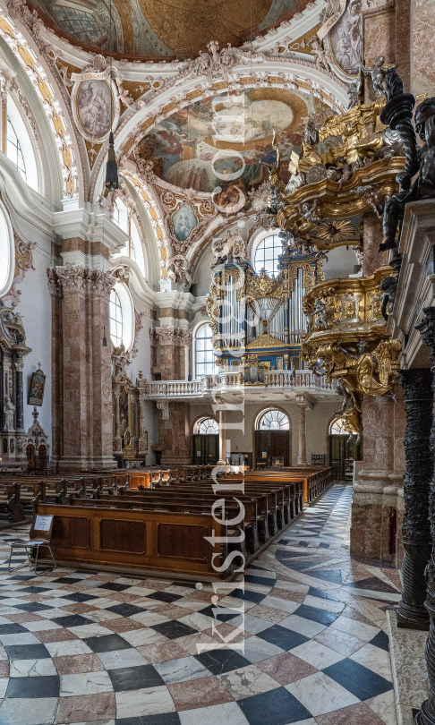 Dom zu St. Jakob in Innsbruck, Tirol, Austria / Osterwoche by kristen-images.com