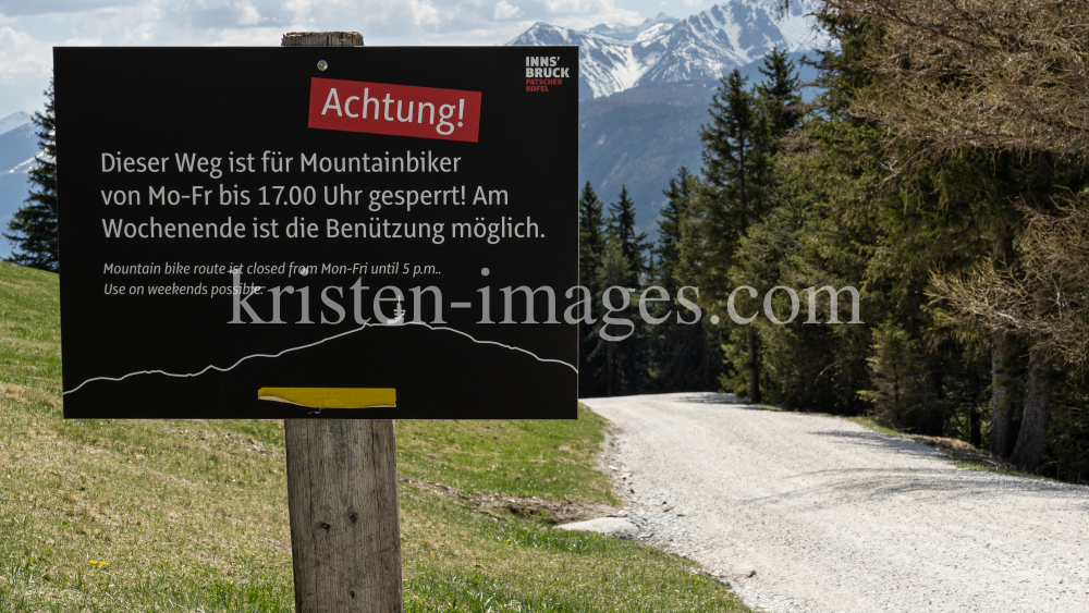 Hinweis für Mountainbiker / Patscherkofel, Patsch, Tirol, Austria by kristen-images.com