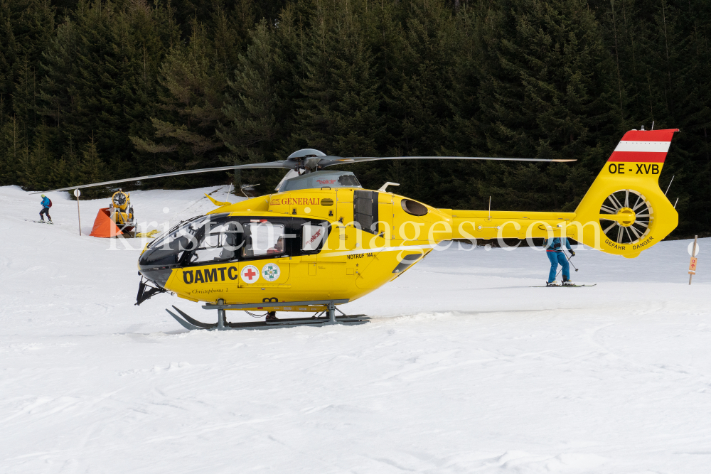 ÖAMTC Rettungshubschrauber / Notarzthubschrauber by kristen-images.com