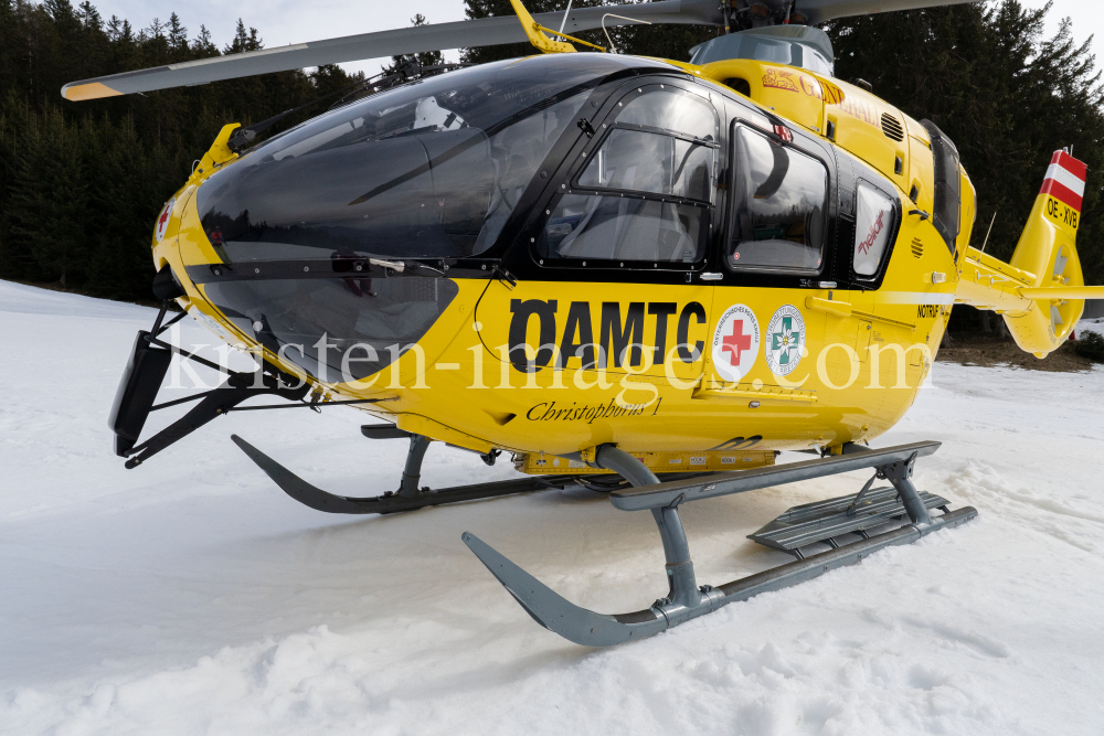 ÖAMTC Rettungshubschrauber / Notarzthubschrauber by kristen-images.com