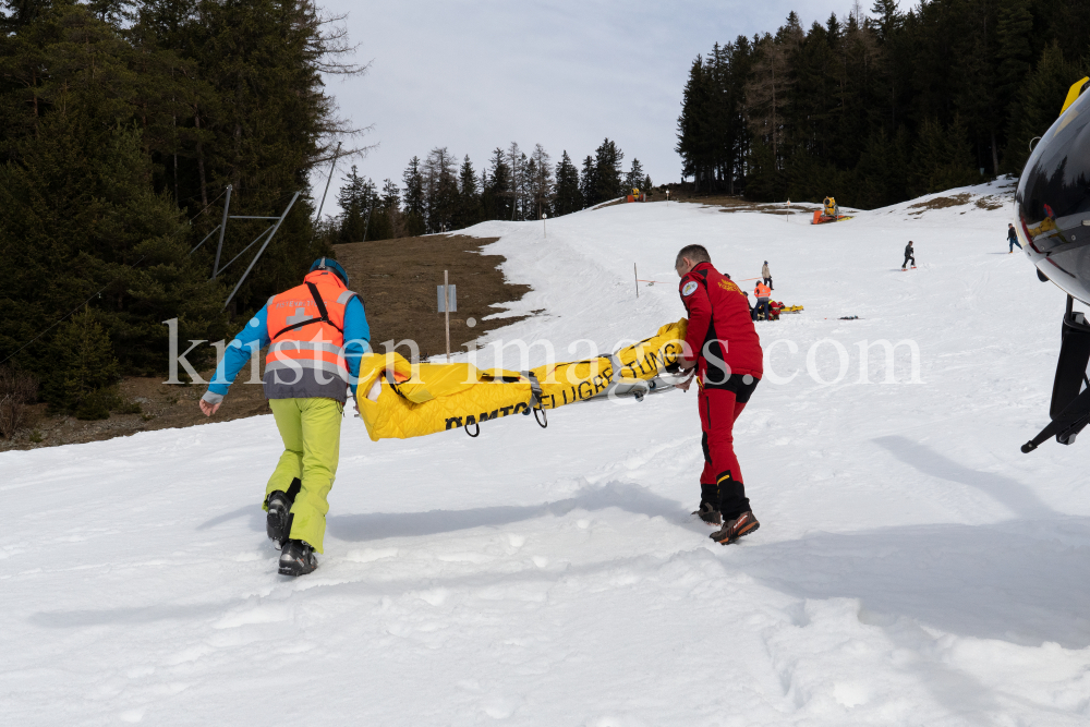 ÖAMTC Rettungshubschrauber / Notarzthubschrauber by kristen-images.com