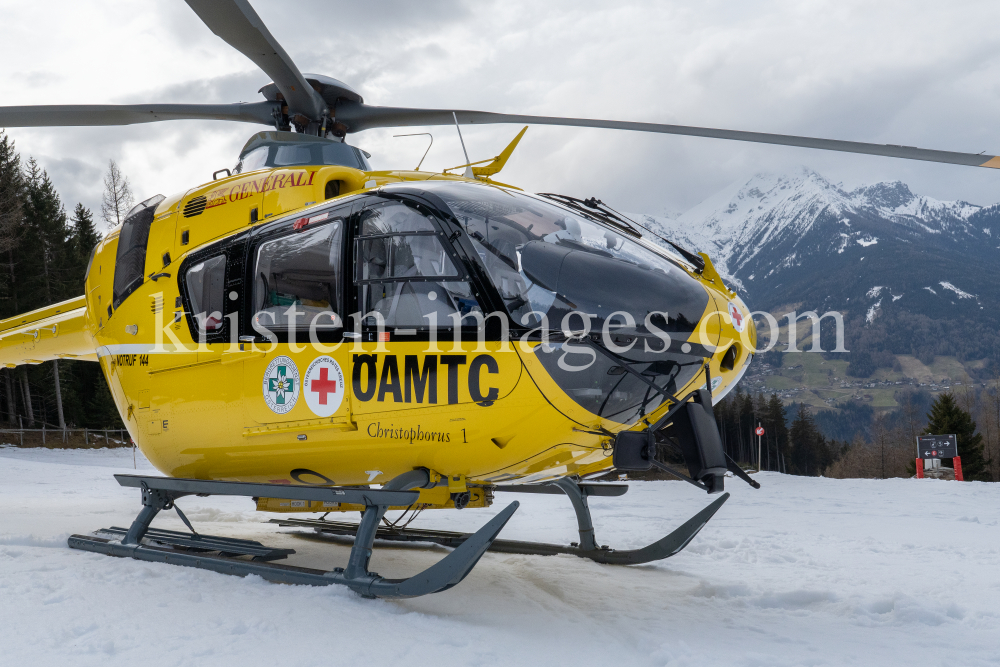 ÖAMTC Rettungshubschrauber / Notarzthubschrauber by kristen-images.com