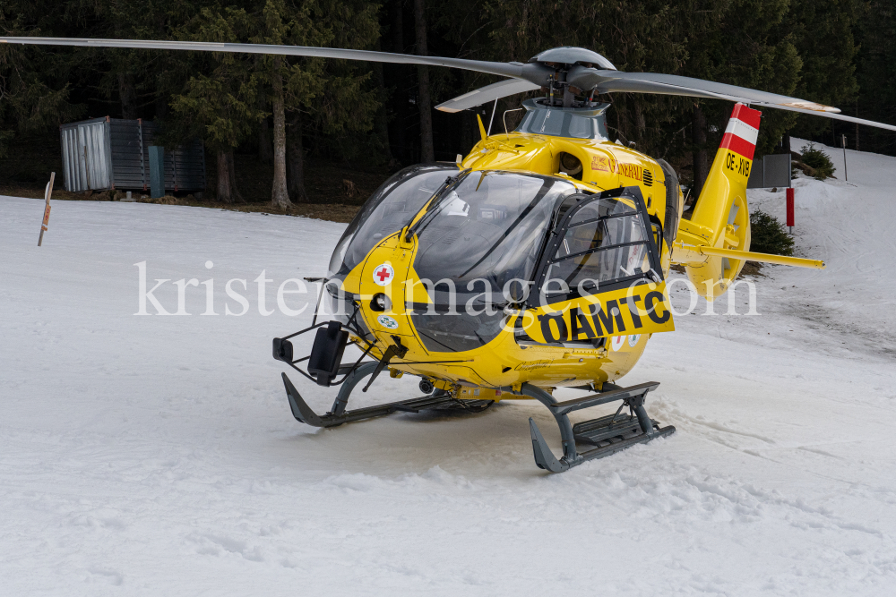 ÖAMTC Rettungshubschrauber / Notarzthubschrauber by kristen-images.com