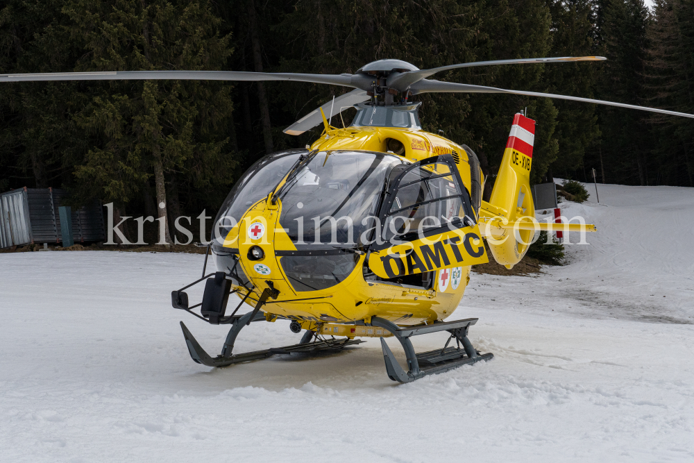 ÖAMTC Rettungshubschrauber / Notarzthubschrauber by kristen-images.com