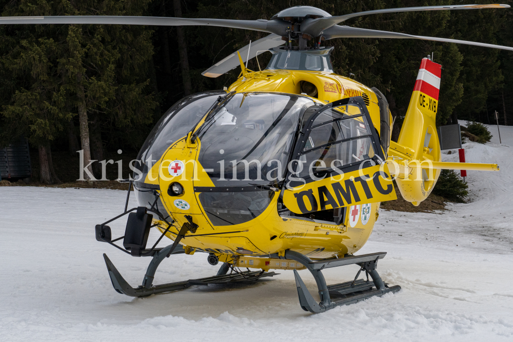 ÖAMTC Rettungshubschrauber / Notarzthubschrauber by kristen-images.com