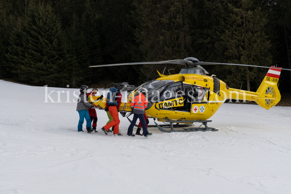 ÖAMTC Rettungshubschrauber / Notarzthubschrauber by kristen-images.com