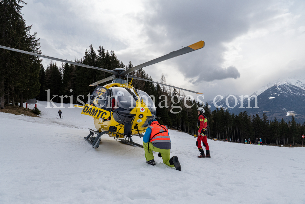 ÖAMTC Rettungshubschrauber / Notarzthubschrauber by kristen-images.com