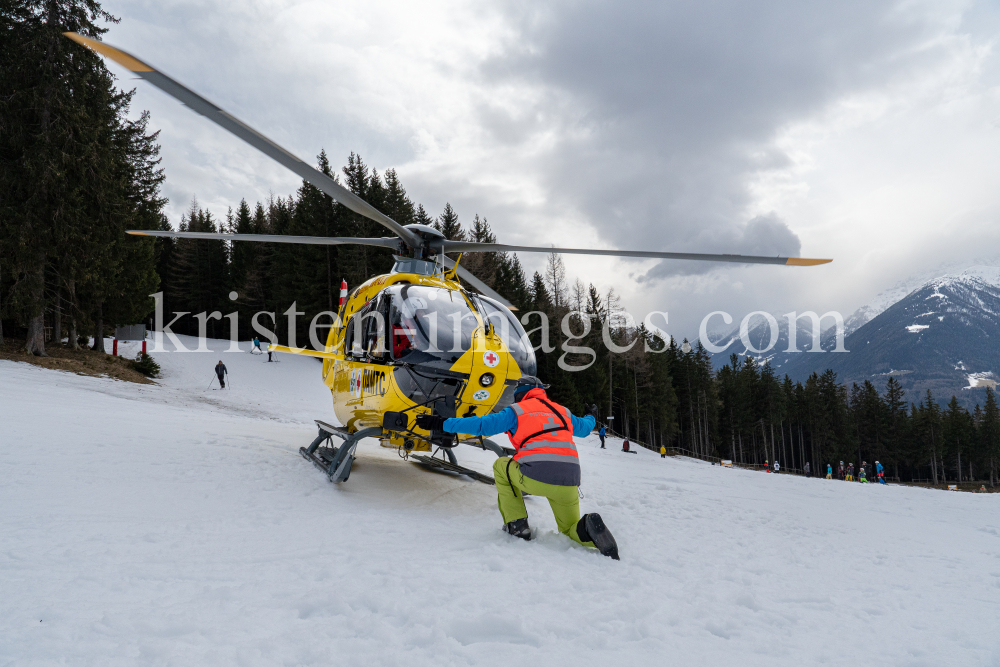 ÖAMTC Rettungshubschrauber / Notarzthubschrauber by kristen-images.com