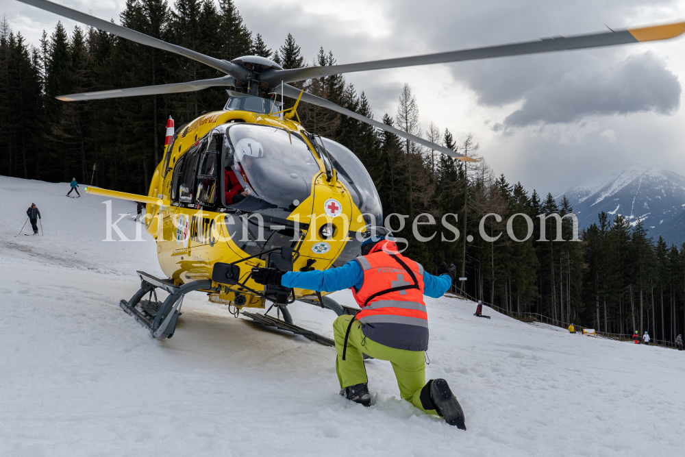 ÖAMTC Rettungshubschrauber / Notarzthubschrauber by kristen-images.com