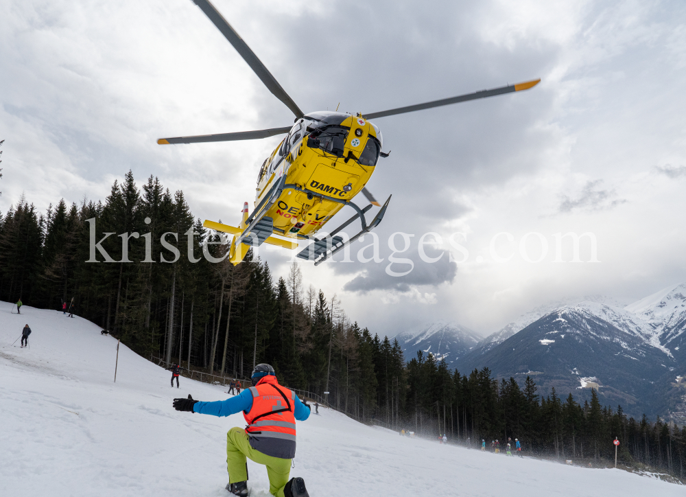 ÖAMTC Rettungshubschrauber / Notarzthubschrauber by kristen-images.com