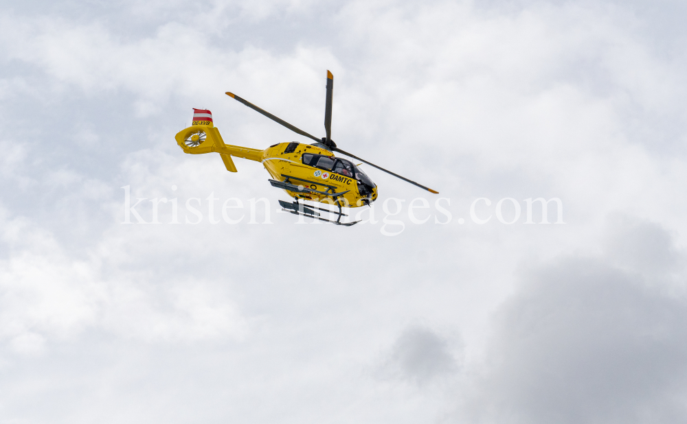 ÖAMTC Rettungshubschrauber / Notarzthubschrauber by kristen-images.com