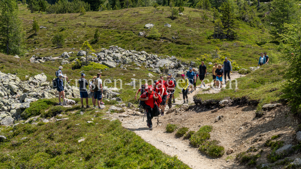 Bergung eines Verunglückten / Bergrettung / Tirol, Austria by kristen-images.com