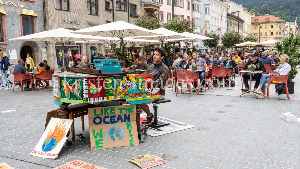 Open Piano / Maria-Theresien-Straße, Innsbruck, Tirol, Austria by kristen-images.com