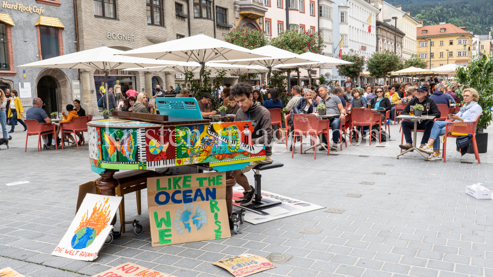 Open Piano / Maria-Theresien-Straße, Innsbruck, Tirol, Austria by kristen-images.com