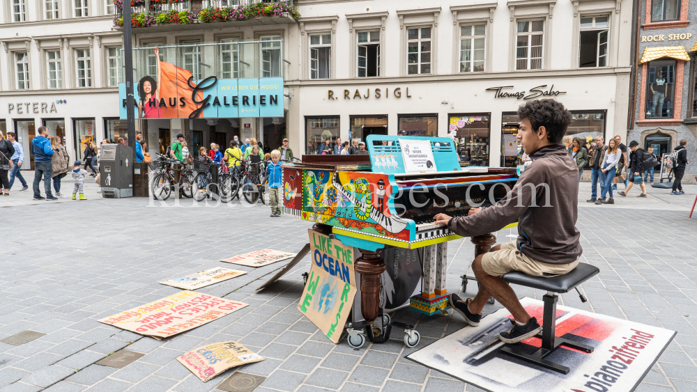 Open Piano / Maria-Theresien-Straße, Innsbruck, Tirol, Austria by kristen-images.com