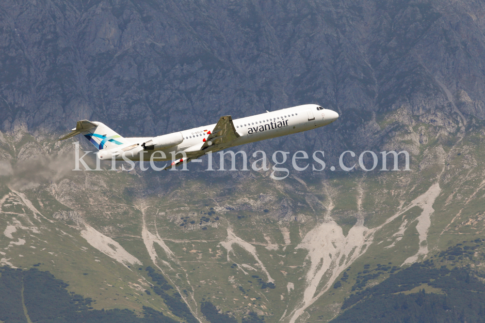Avantiair Flugzeug, Ferienflieger by kristen-images.com