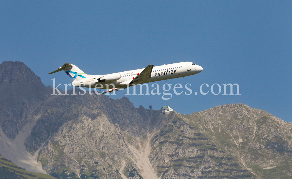 Avantiair Flugzeug, Ferienflieger by kristen-images.com