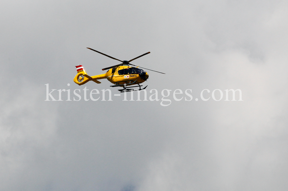 ÖAMTC Rettungshubschrauber Christophorus / Notarzthubschrauber by kristen-images.com