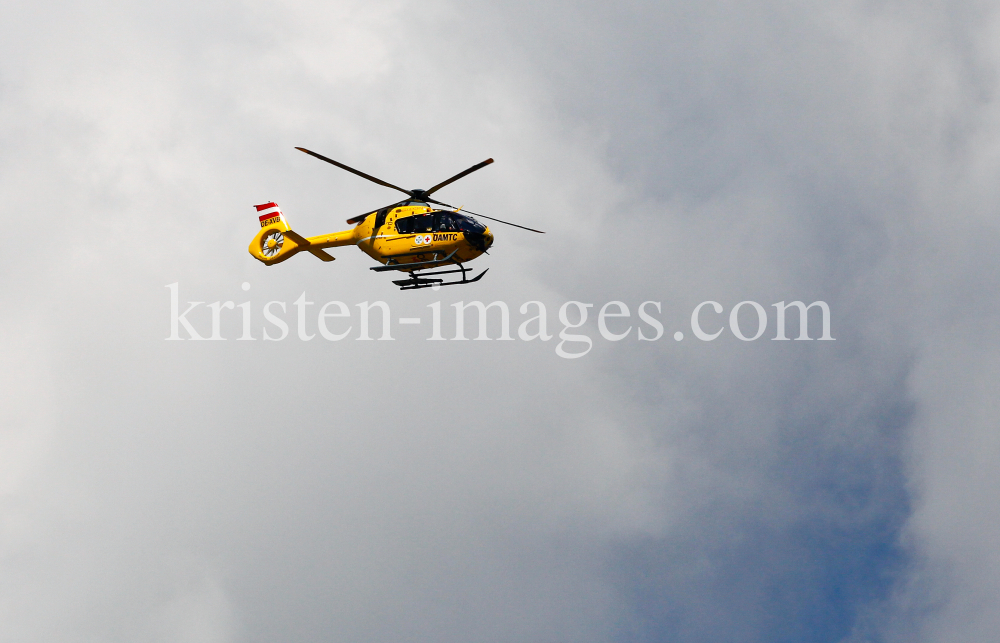 ÖAMTC Rettungshubschrauber Christophorus / Notarzthubschrauber by kristen-images.com