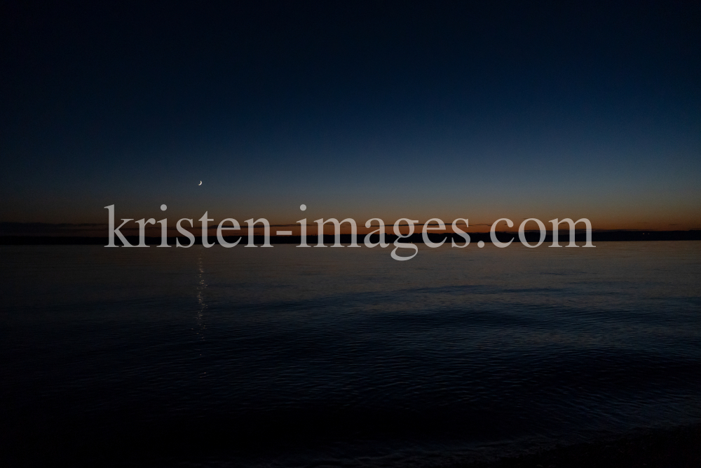 Abendstimmung / Erholungsgebiet Ambach, Starnberger See, Bayern, Deutschland by kristen-images.com