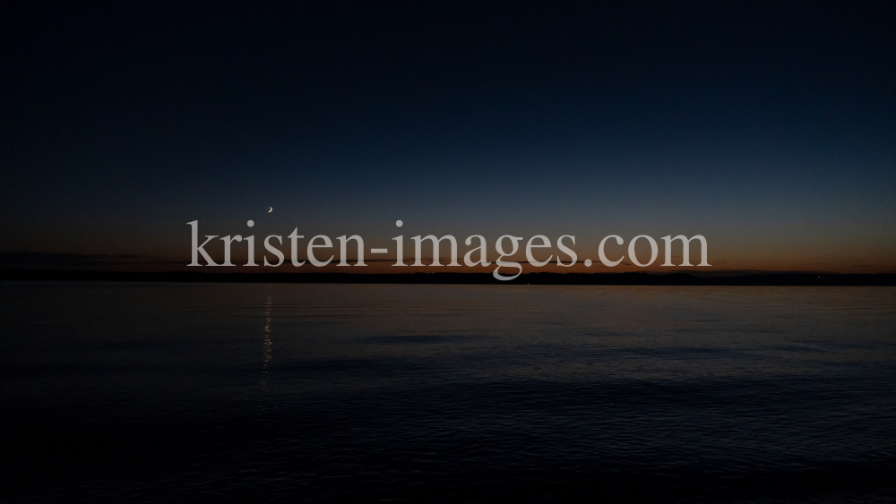 Abendstimmung / Erholungsgebiet Ambach, Starnberger See, Bayern, Deutschland by kristen-images.com