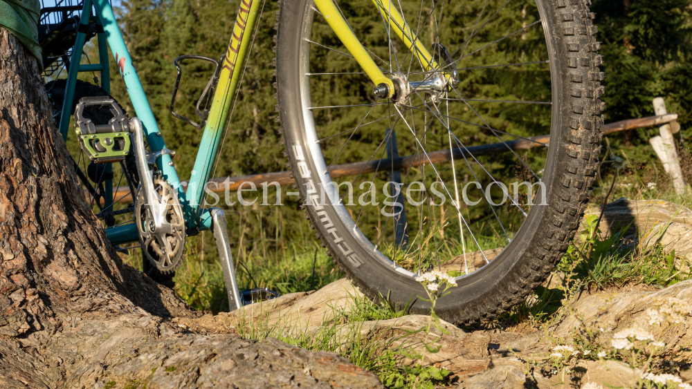 Mountainbike by kristen-images.com