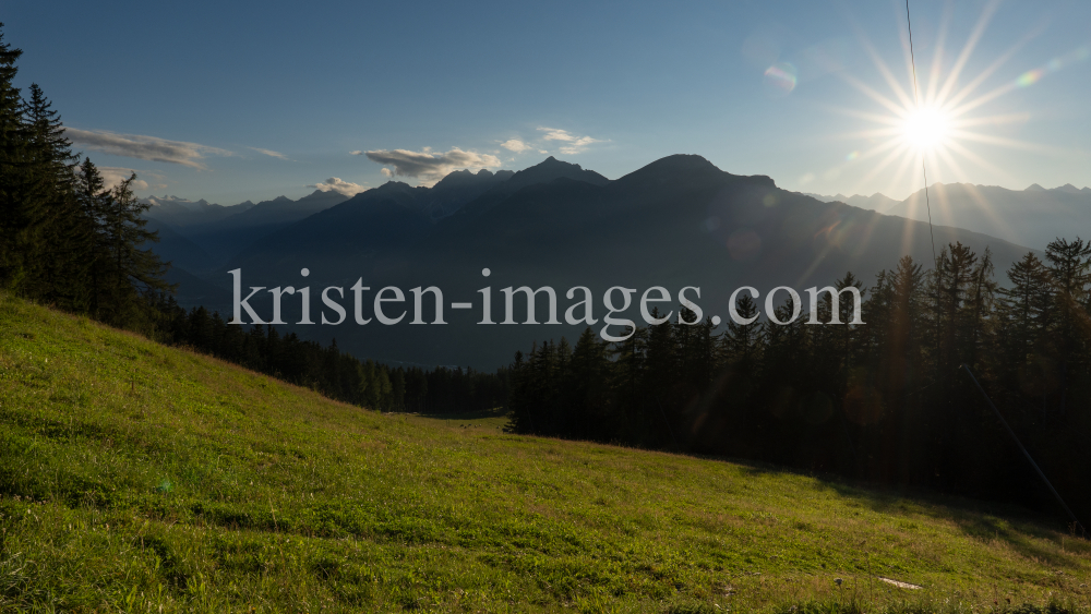 Blick vom Patscherkofel in das Stubaital, Nockspitze by kristen-images.com