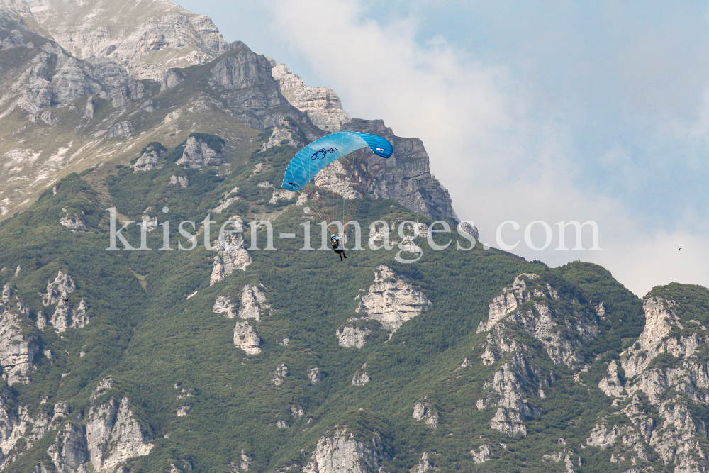 Paragleiter, Gleitschirm / Fulpmes, Stubaital, Tirol, Austria by kristen-images.com