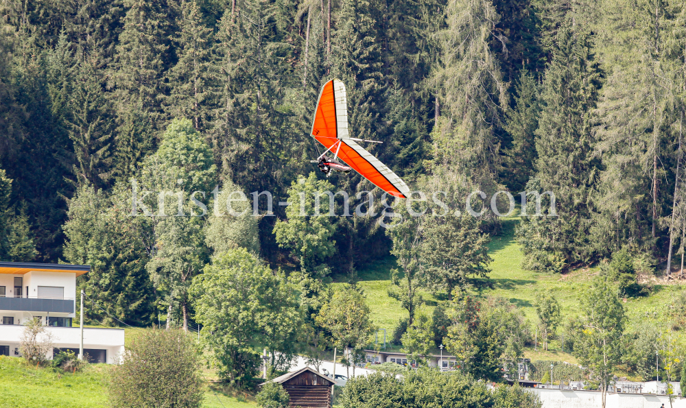 Hängegleiter, Drachenfliegen / Stubaital, Fulpmes, Tirol, Austria by kristen-images.com