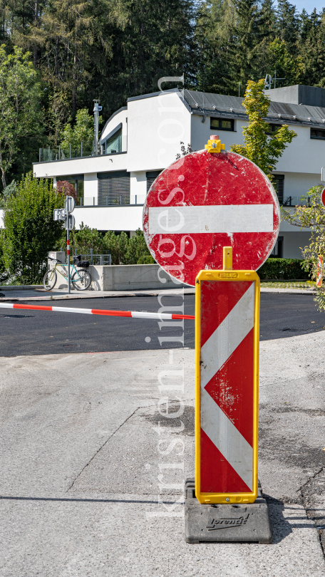 Straßensperre wegen Baustelle by kristen-images.com