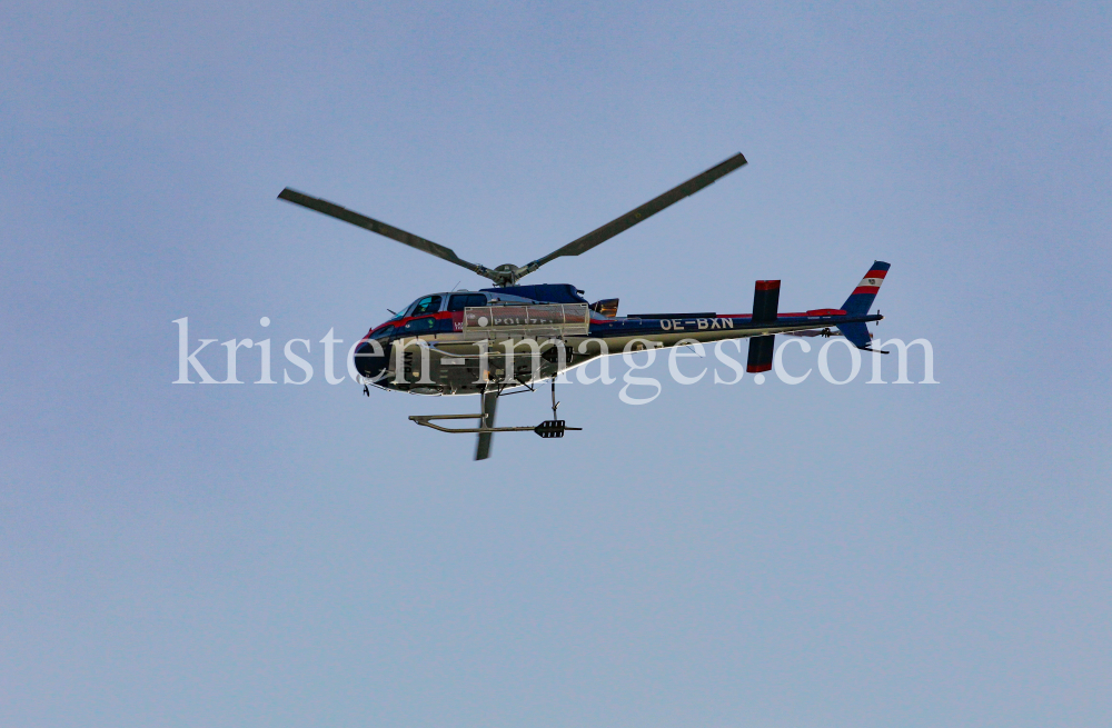 Hubschrauber, Polizeihubschrauber, Flugpolizei by kristen-images.com