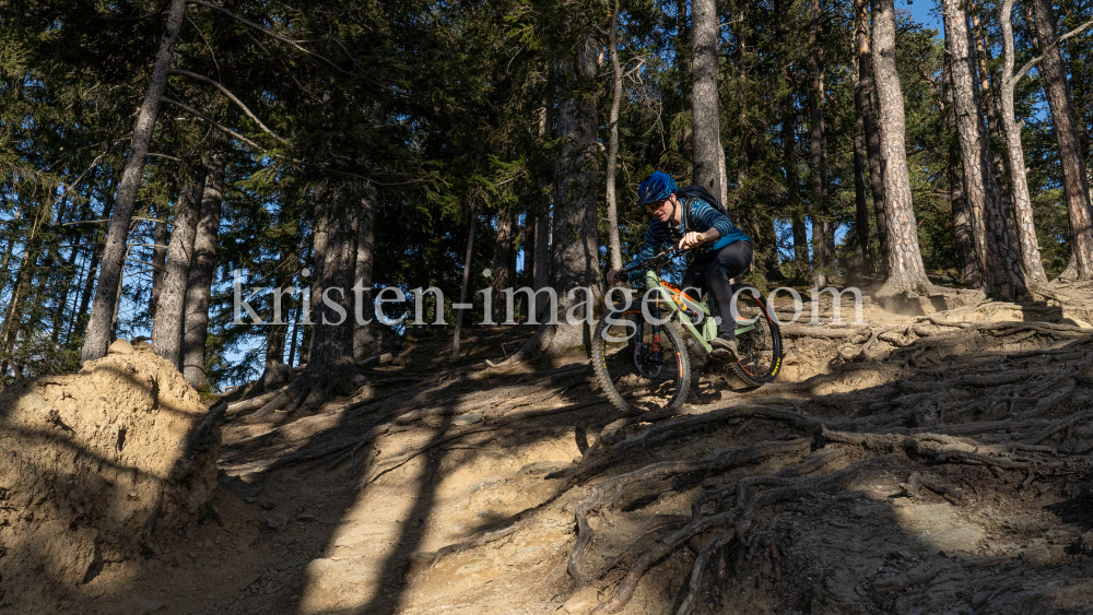 Mountainbiker, Downhiller /  Viller Kopf, Paschberg, Vill, Innsbruck, Tirol, Austria by kristen-images.com