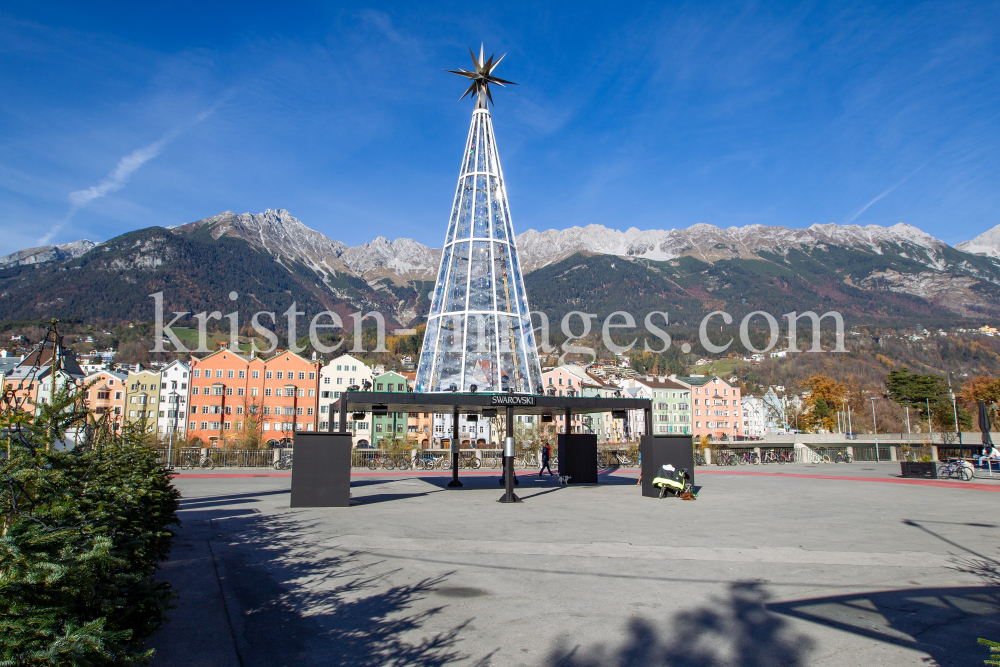 Christbaum von Swarovski / Marktplatz, Innsbruck, Tirol, Austria by kristen-images.com