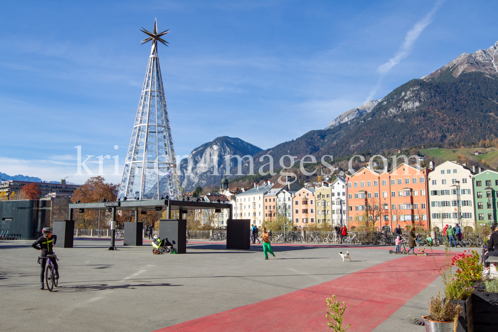 Christbaum von Swarovski / Marktplatz, Innsbruck, Tirol, Austria by kristen-images.com