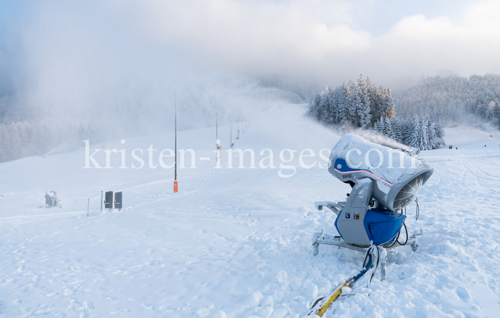 Schneekanonen / Heiligwasserwiese, Patscherkofel, Igls, Innsbruck, Tirol, Austria by kristen-images.com