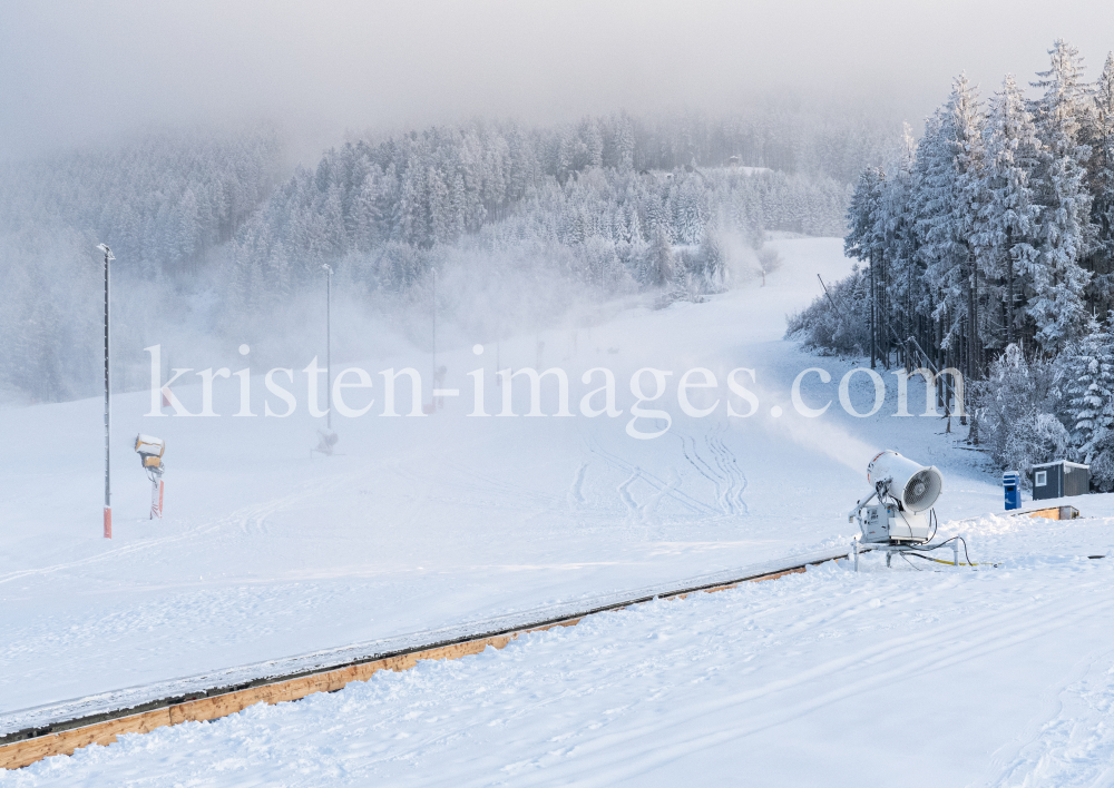 Schneekanonen / Heiligwasserwiese, Patscherkofel, Igls, Innsbruck, Tirol, Austria by kristen-images.com