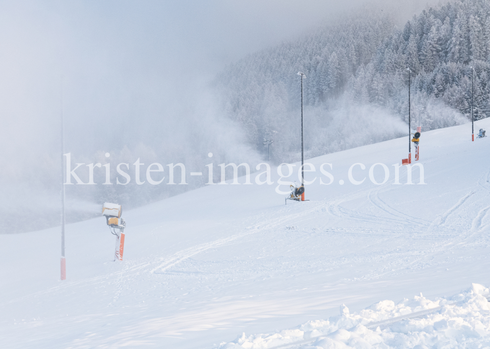 Schneekanonen / Heiligwasserwiese, Patscherkofel, Igls, Innsbruck, Tirol, Austria by kristen-images.com