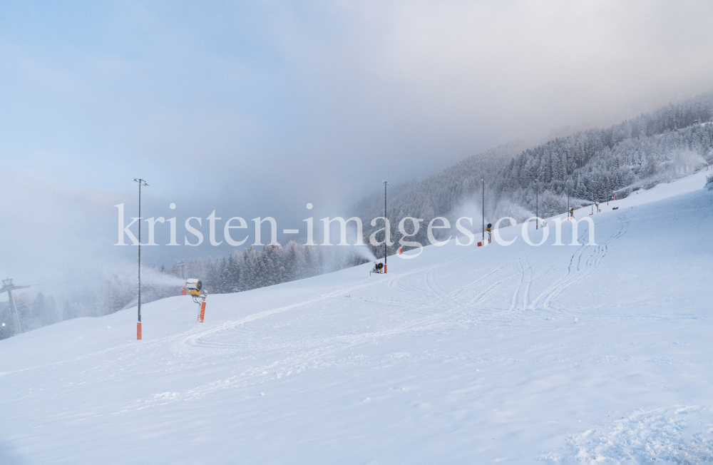 Schneekanonen / Heiligwasserwiese, Patscherkofel, Igls, Innsbruck, Tirol, Austria by kristen-images.com