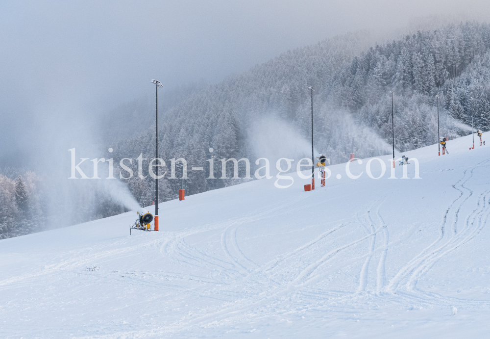 Schneekanonen / Heiligwasserwiese, Patscherkofel, Igls, Innsbruck, Tirol, Austria by kristen-images.com