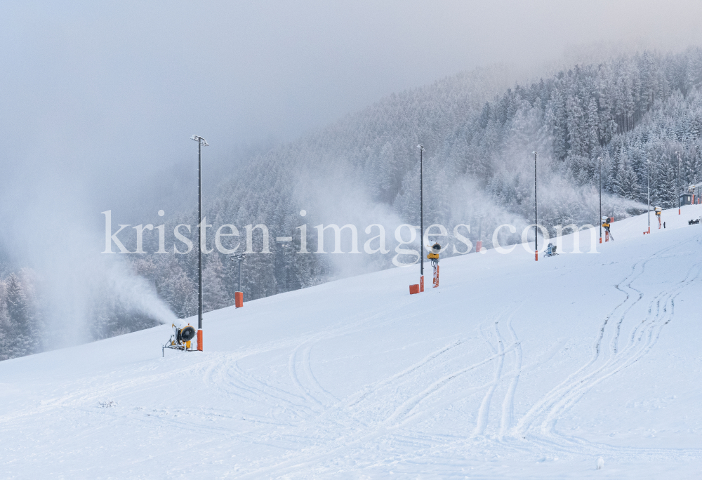 Schneekanonen / Heiligwasserwiese, Patscherkofel, Igls, Innsbruck, Tirol, Austria by kristen-images.com