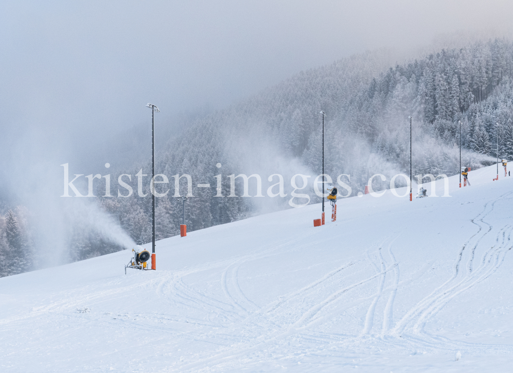 Schneekanonen / Heiligwasserwiese, Patscherkofel, Igls, Innsbruck, Tirol, Austria by kristen-images.com