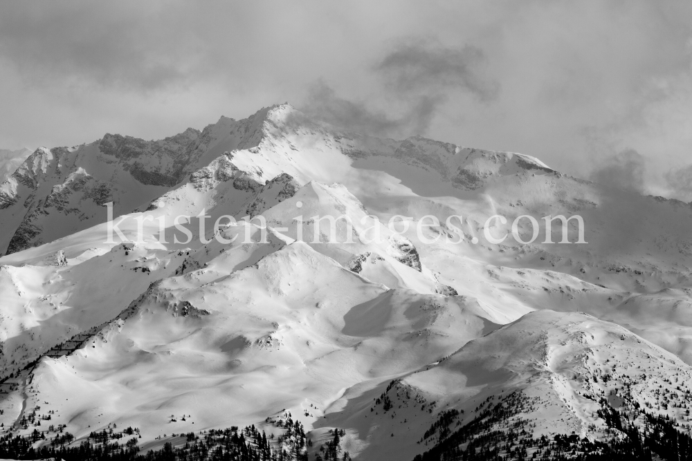 westliche Zillertaler Alpen, Tuxer Hauptkamm, Tirol, Austria by kristen-images.com