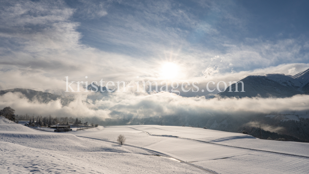Winterlandschaft zwischen Patsch und Igls, Tirol, Austria by kristen-images.com