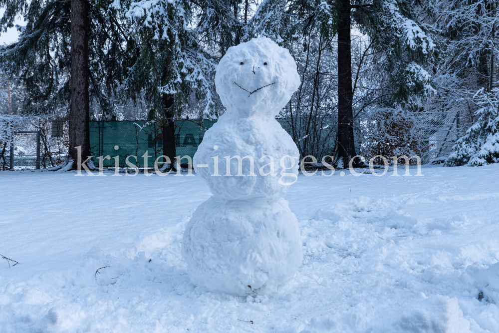 Schneemann im Kurpark Igls, Innsbruck, Tirol, Austria by kristen-images.com