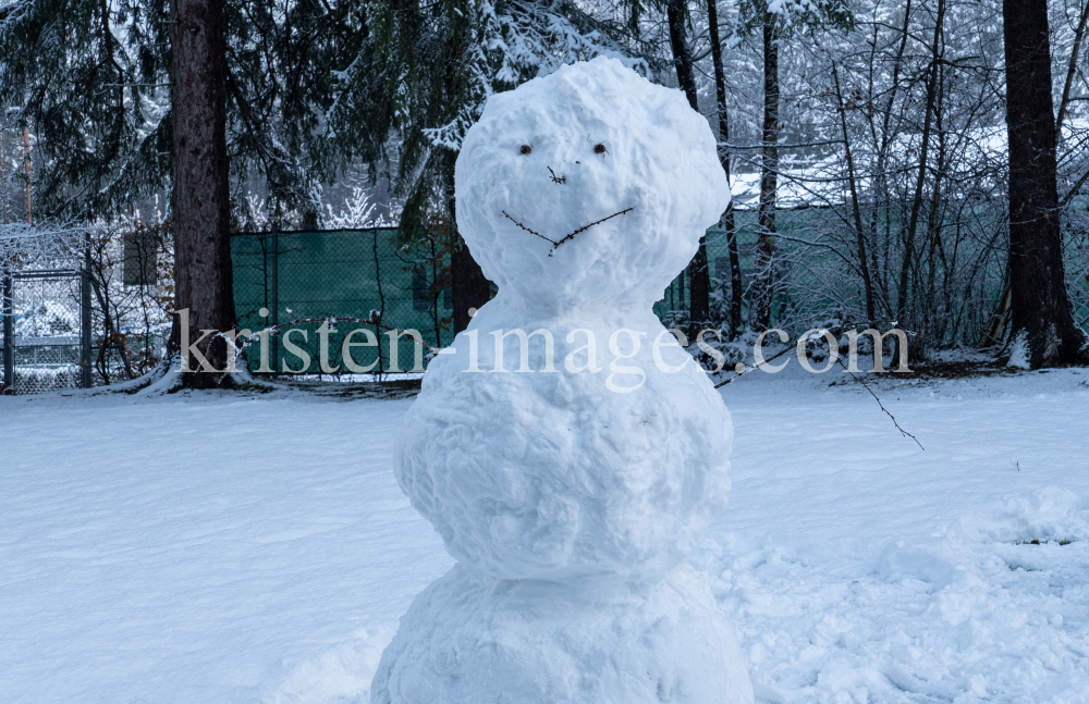 Schneemann im Kurpark Igls, Innsbruck, Tirol, Austria by kristen-images.com