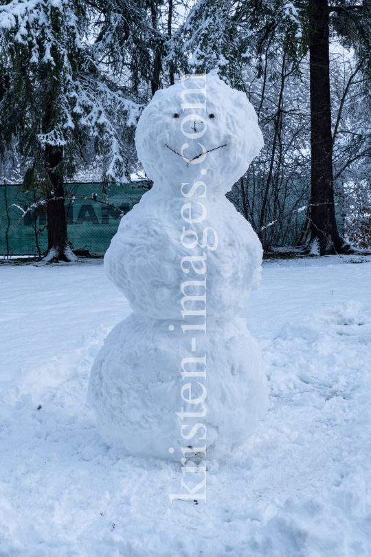 Schneemann im Kurpark Igls, Innsbruck, Tirol, Austria by kristen-images.com