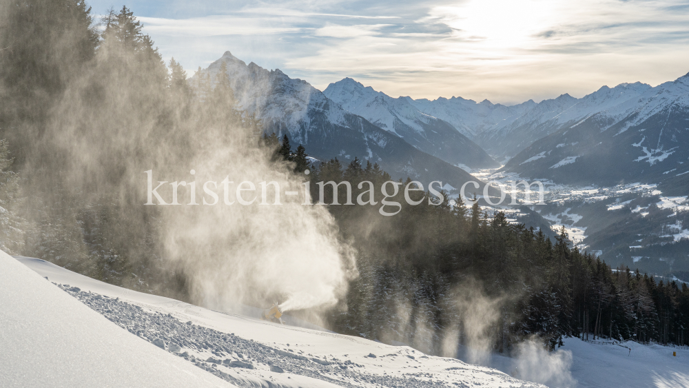 Schneekanonen / Patscherkofel, Tirol, Austria by kristen-images.com