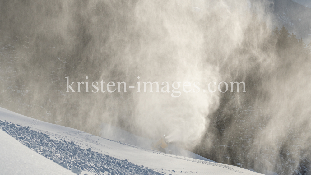 Schneekanonen / Patscherkofel, Tirol, Austria by kristen-images.com